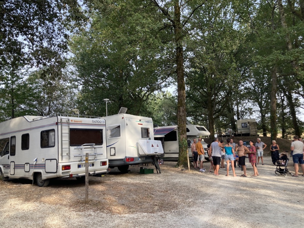 Aire camping-car  Bosset (24130) - Photo 23